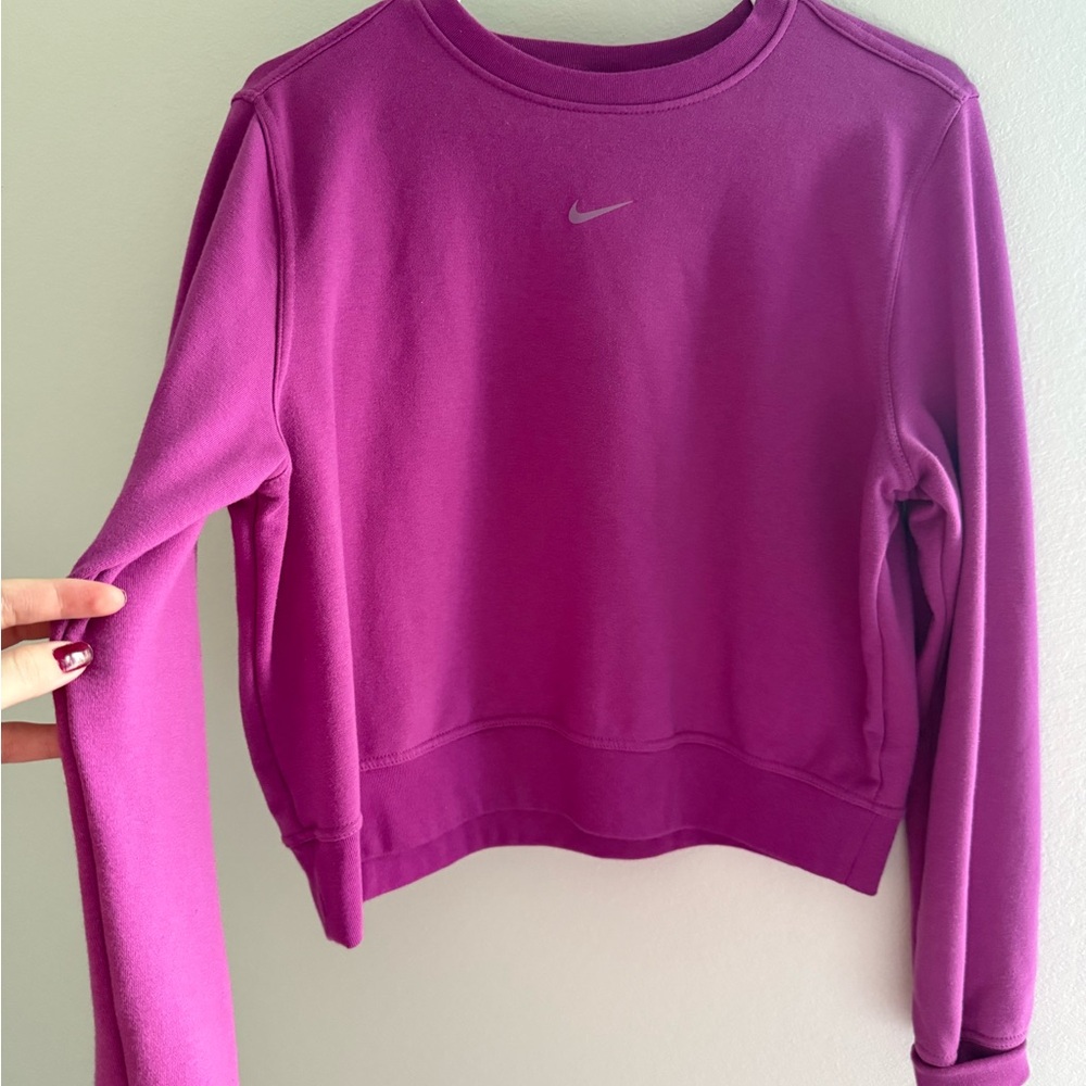 Nike Dri-FIT Fuchsia sweater